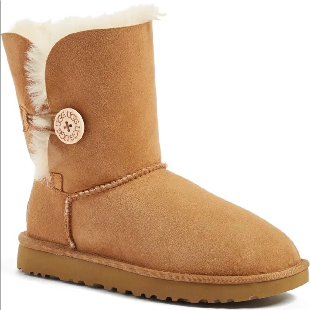 UGG Bailey Button short boots